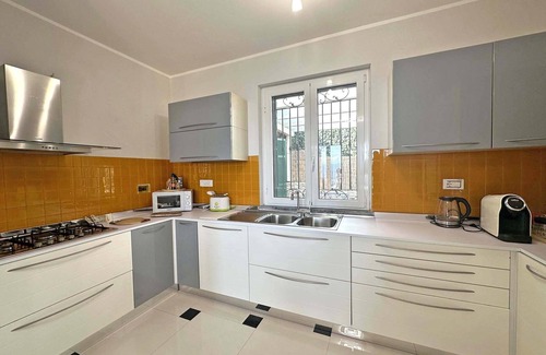 La Spezia Appartement | BELVEDERE Apt 10p by VILLASRETREATS, A/C, Jacuzzi with Seaview, near 5 Terre