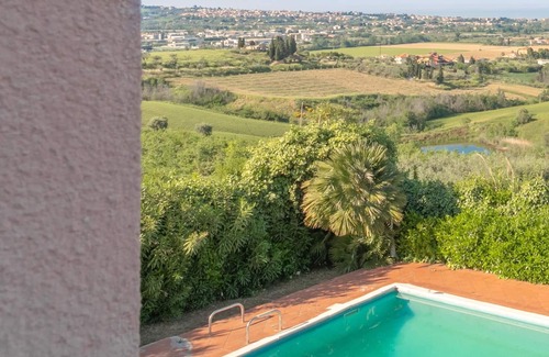 Cologna Spiaggia Maison | Belvilla by OYO Villa RosÃ¨