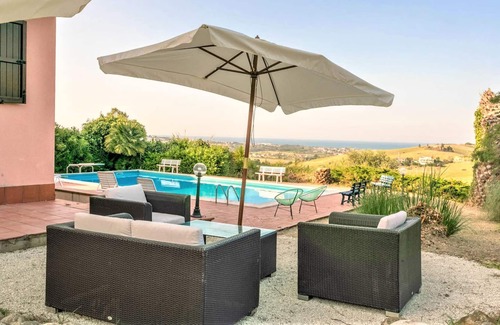 Cologna Spiaggia Maison | Belvilla by OYO Villa RosÃ¨
