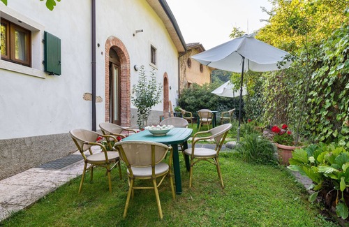 Pesina Spezie Villa | Demeure moderne avec jardin à Pesina Spezie