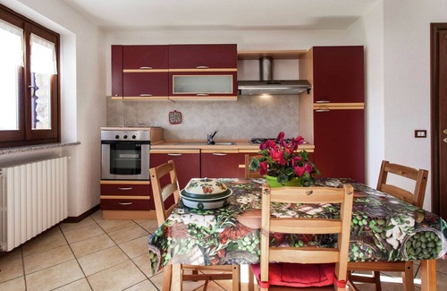 Netro Appartement | Bel appartement à Netro avec jardin