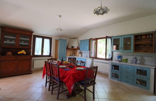Acqualagna Villa | Villa vintage à Acqualagna avec Piscine