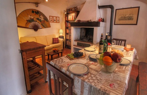 Casole d'Elsa Cottage | Elégante maison en Toscane avec vue sur le lac
