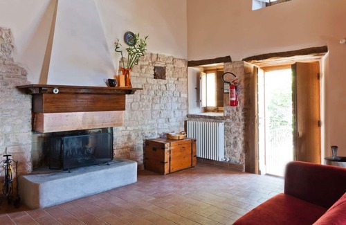 Furlo Maison | Maison de vacances avec piscine, dans un endroit calme près d'Acqualagna