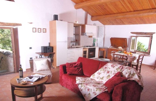 Furlo Maison | Maison de vacances avec piscine, dans un endroit calme près d'Acqualagna