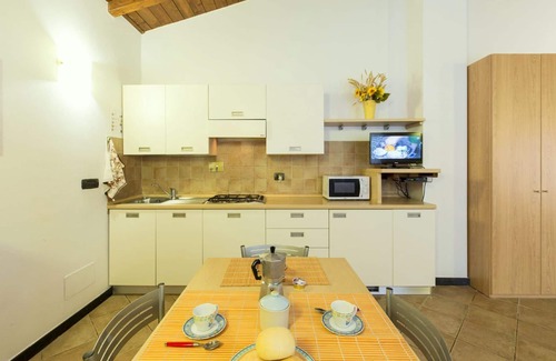 Montebello di Mezzo Maison | Maison de vacances isolée avec piscine à Bolano