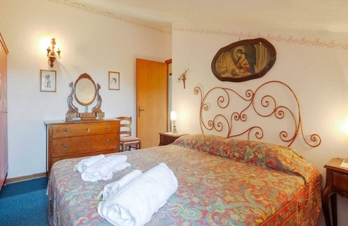 Fivizzano Villa | Belvilla by OYO Villa Cerignano