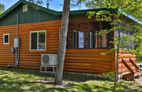 Puposky Cabine | Bemidji Lakefront Retreat - Sunset Views & Prime Fishing Location
