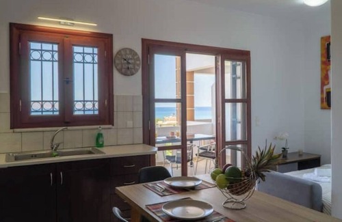 Korfalonas Appartement | Ben's Homes Elegant Suite