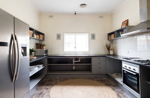 Bendigo Maison | Bendigo Backpackers. Rooms and facilities. Rooms are booked individually.