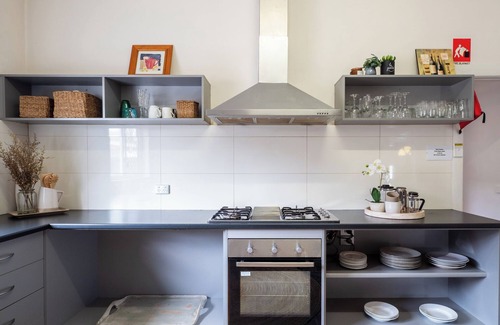 Bendigo Maison | Bendigo Backpackers. Rooms and facilities. Rooms are booked individually.