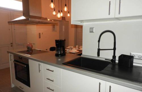 Leonidio Appartement | Beneath the Rock Residence