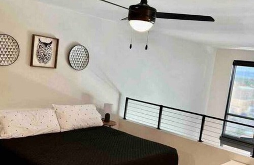 Miramonte Appartement | NEW Stunning Loft w/ FAST Internet & POOL By UofA