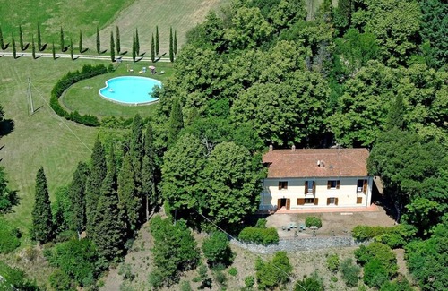 Pratovecchio Villa | Ville de vacances avec piscine située au cœur d'un grand parc planté de chênes e