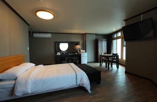 Sokcho Hôtel | Benikea Mountain and Sea Daepo Port