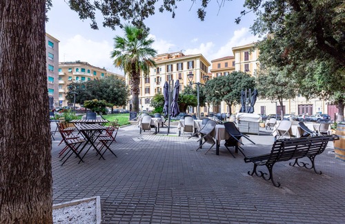 Cagliari Appartement | Benny's rose house. 2 minutes walk to pedestrian area. CIN IT092009C2000Q2584