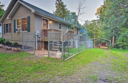 Benton Maison | Benton Cottage about 1 Mi to Ricketts Glen Trails