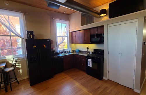 Benton Park Copropriété | Benton Park Bliss: 2BR Condo to Unwind and Explore