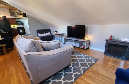 Benton Park Copropriété | Benton Park Bliss: 2BR Condo to Unwind and Explore