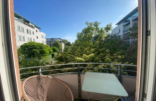 Schoenefeld Appartement | BER, Quiet, Green, View, near Terminal, Berlin parking