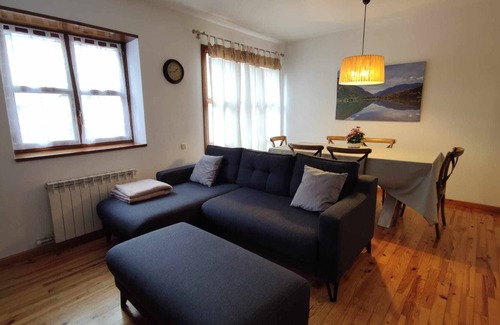 Anciles Appartement | Berde- The terrace of Linsoles