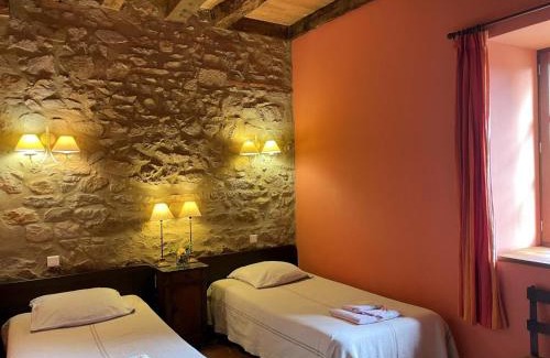 Sauvagny Maison | Bergerie restaurée avec cheminée, jardin clos, animaux acceptés - FR-1-489-13