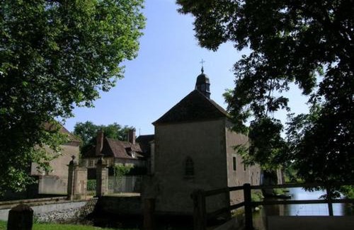 Sauvagny Maison | Bergerie restaurée avec cheminée, jardin clos, animaux acceptés - FR-1-489-13