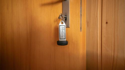 Alpthal Hôtel | Berggasthaus Holzegg - Accessible Only by Cable Car