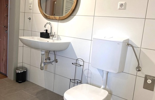 Grafenbach Appartement | Bergluft TOP 3 Modern Apartment with 2 bedrooms - Wi-Fi, Parking & 24h Check-in