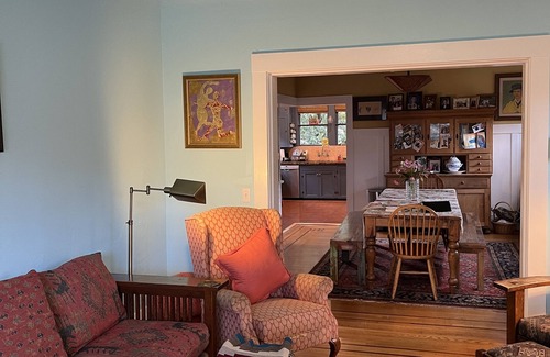 South Berkeley Maison | Berkeley home with cottage & hot tub, near UC & SF