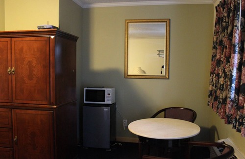 Austerlitz Hôtel | Berkshire Travel Lodge
