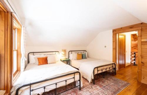 Becket Maison | Berkshire Vacation Rentals: Private Cabin On Over 12 Acres Of Woods