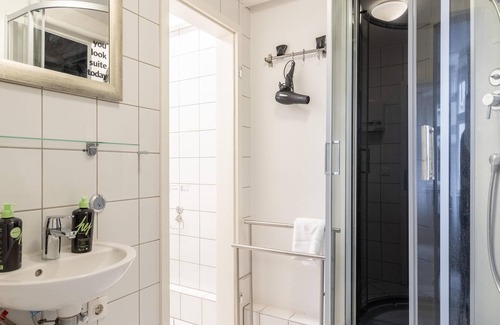 Planterwald Appartement | Berlin Puderstraße | 3-Bedroom Duplex Suite XXL