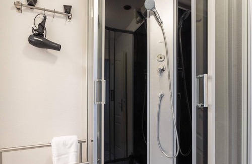 Planterwald Appartement | Berlin Puderstraße | 3-Bedroom Duplex Suite XXL