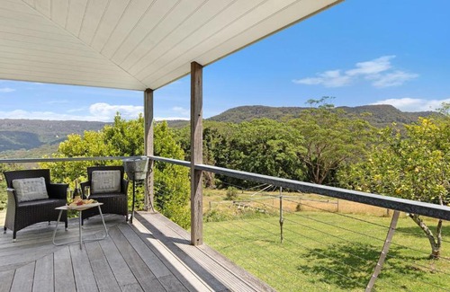 Brogers Creek Maison | Berry Mountain Hideaway