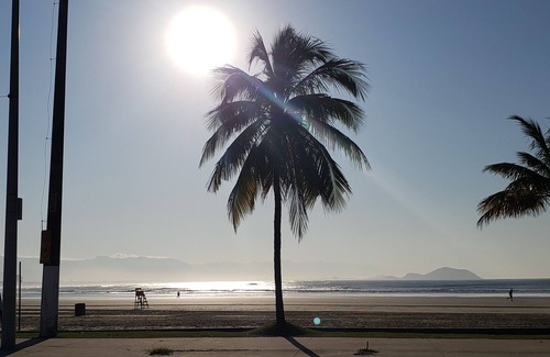 Vila Clais Appartement | Bertioga Cove. One block from the beach.