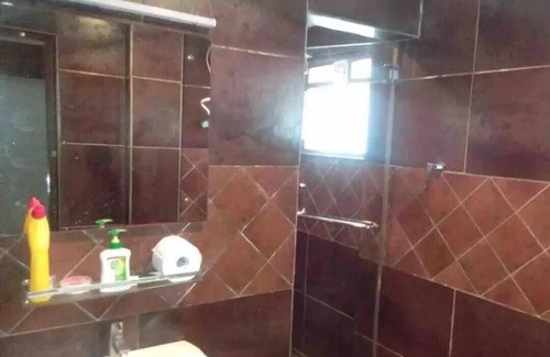 Besant Nagar Appartement | Besant Nagar, Fully Furnished Accommodates 6 adults-Wireless Internet ready