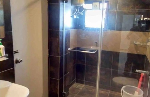 Besant Nagar Appartement | Besant Nagar, Fully Furnished Accommodates 6 adults-Wireless Internet ready