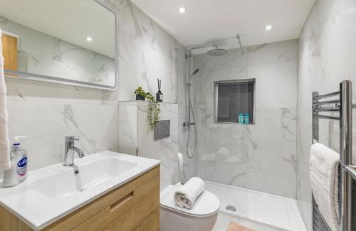 Edgware Appartement | Bespoke Studio 23 Min - C London Private Bathrroom Shared Kitchen 3