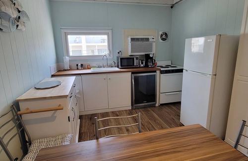 Sea Isle City Copropriété | Best 1 Bedroom in SIC! 1 Block to the Beach.. A+ location .. Walk to Everything!