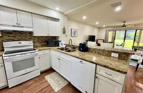 Butler Beach Copropriété | Best Address at the Beach, Gold-rated condo just a short walk to the beach!