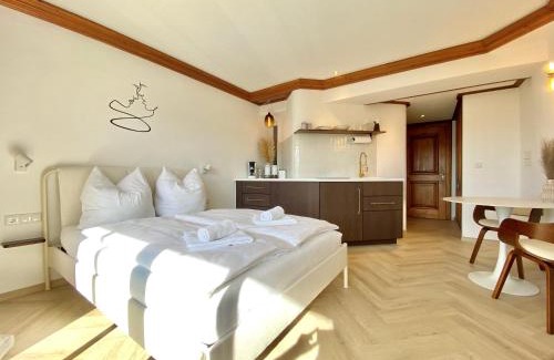 Enzensberg Appartement | Best Butler I Romantic 4two I Küche I Balkon I Parken I Schlossblick