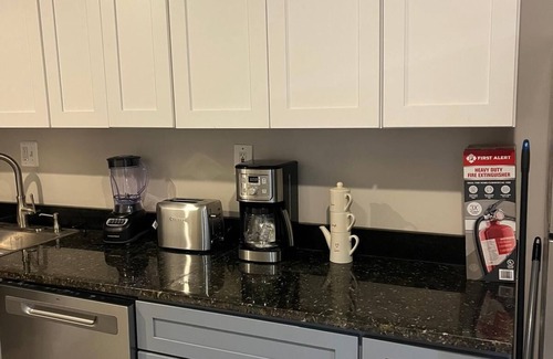 16th Street Heights Appartement | Best Choice. Spacious, 1BR 1BA Apt in NW DC area with free street parking.