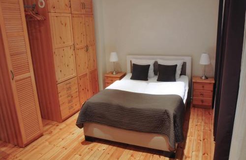 Tempelhof-Schoeneberg Appartement | Best City Home Near Checkpoint Charlie