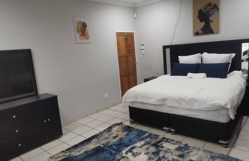 Queenswood Maison | Best clean guest house in Pretoria