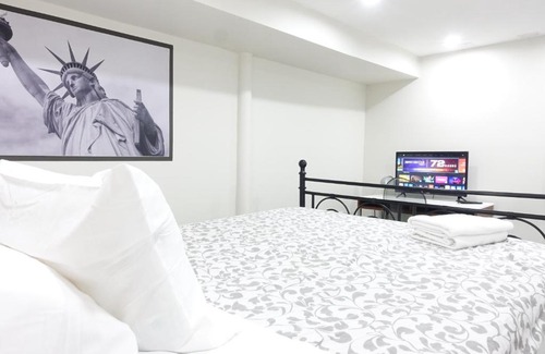 Hillside Appartement | Best EWR Airport Apt-Hot Tub-Free Parking