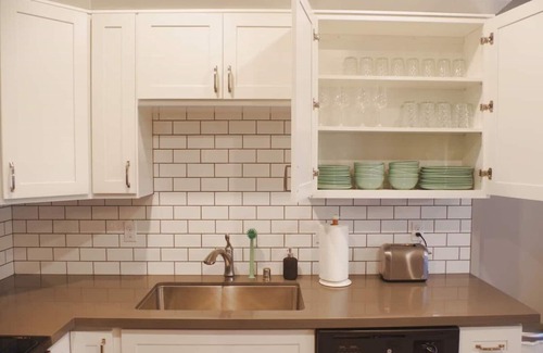 Parkland Maison | Best House Near PLU. 4br Sleeps 10. Brand New!