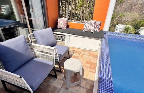 Santa Maria Huatulco Copropriété | Best Location on Property ~ Beachfront ~ Private Pool ~ Top Floor Corner Unit