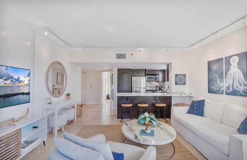 South Pointe Copropriété | MEILLEUR EMPLACEMENT! Condo familial dans le sud du cinquième avec parking et buanderie