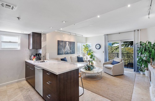 South Pointe Copropriété | MEILLEUR EMPLACEMENT! Condo familial dans le sud du cinquième avec parking et buanderie